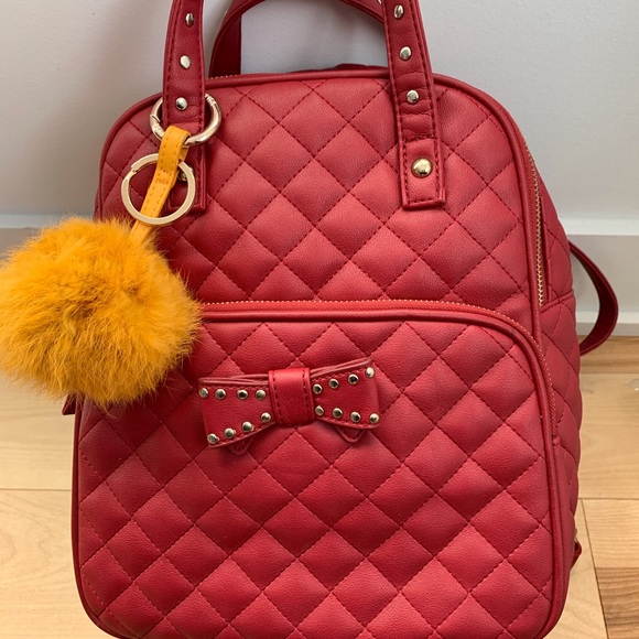 Carpisa quilted red backpack with adjustable straps - Picture 2 of 4